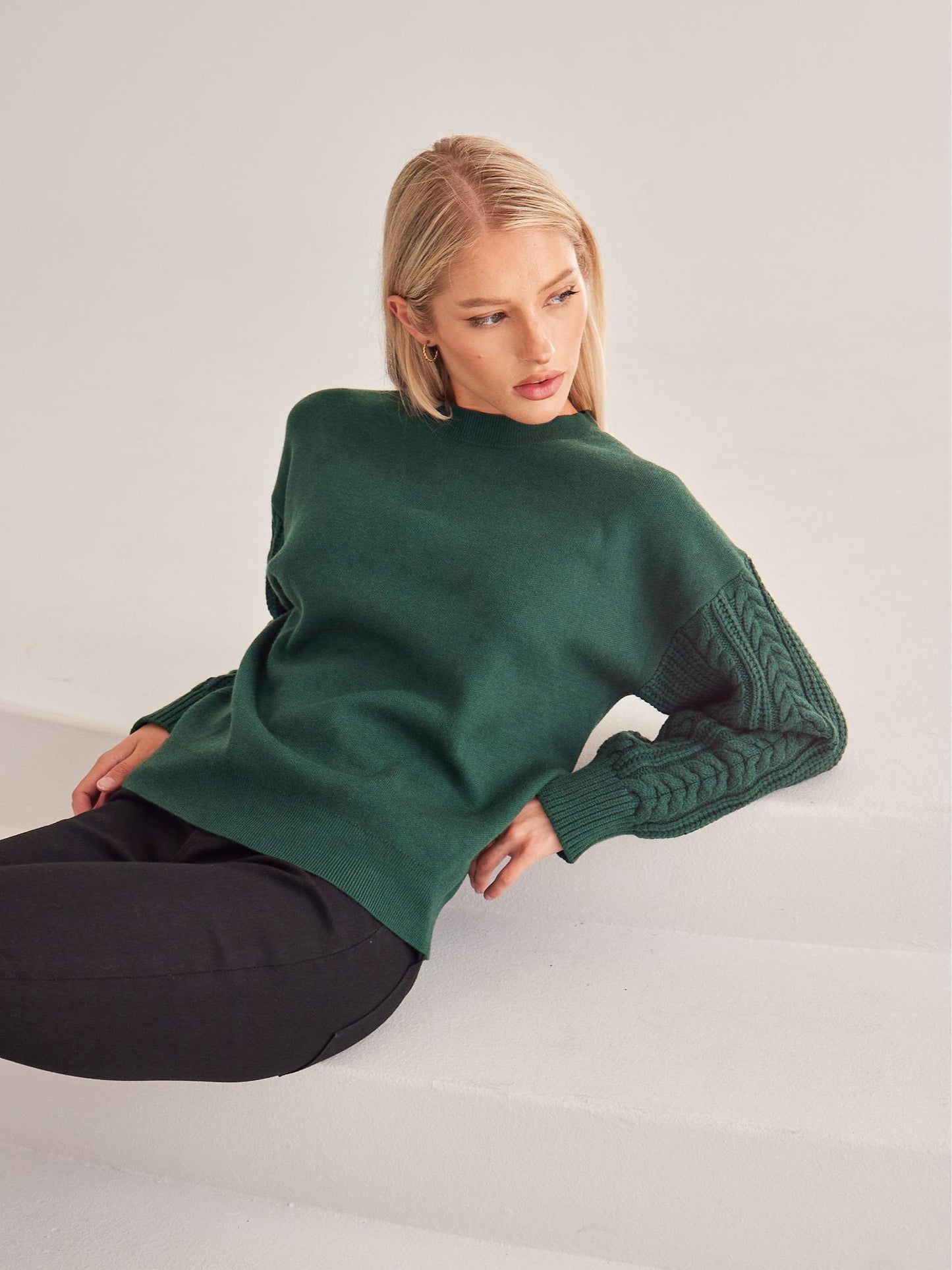 ELSSIME Long Sleeve Crewneck Cable Knit Pullover Sweater