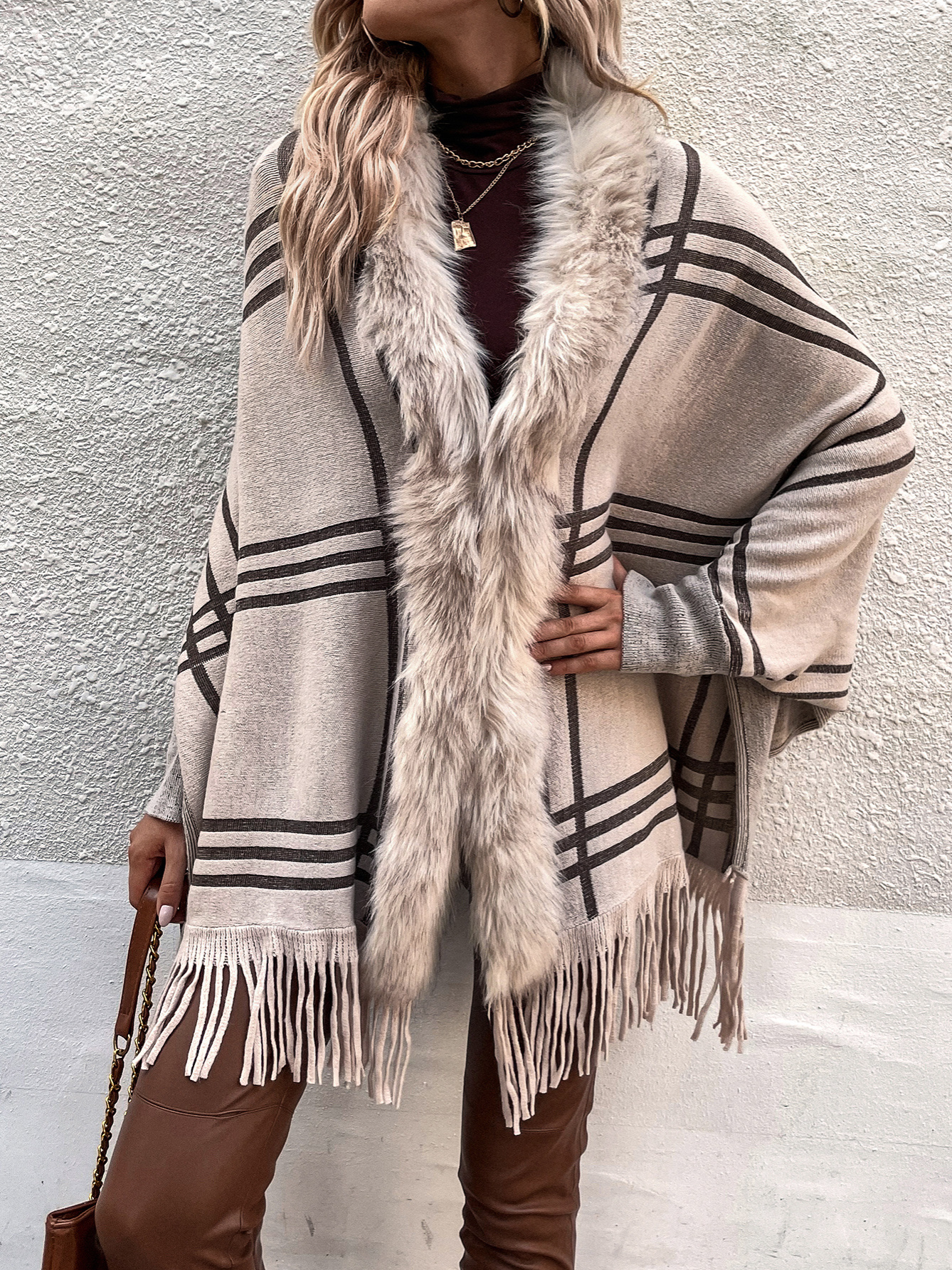 Plaid Faux-Fur and Fringe Trim Shawl H7U9LQ5ESH